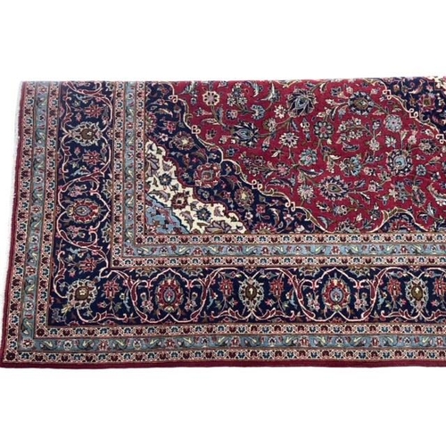 320 - Fine hand knotted Persian Keshan carpet 3.59 by 2.52.