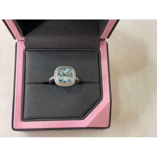 189 - Boodles & Dunthorne aquamarine and diamond 18 carat white gold ring, size N.