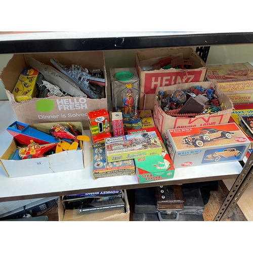 69 - Collection of vintage games and toys.