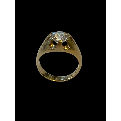 182 - 18 carat yellow gold gents ring set with 1 carat cubic zirconia, size T.