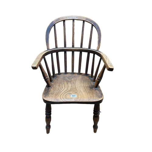 391 - Child's Windsor elbow chair.