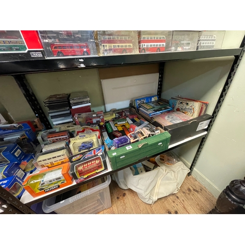 76 - Omnibus interest: Approximately twenty boxed Diecast Models, box with loose and boxed models, collec... 