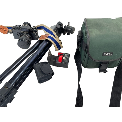 139 - Contax 139 camera and tripod.