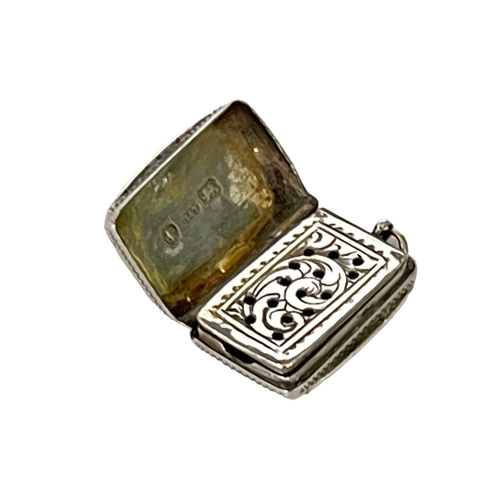 218 - Victorian silver vinaigrette, Birmingham 1868, 2.5cm across.