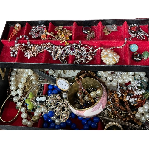 255 - Jewellery box and collection of costume jewellery.