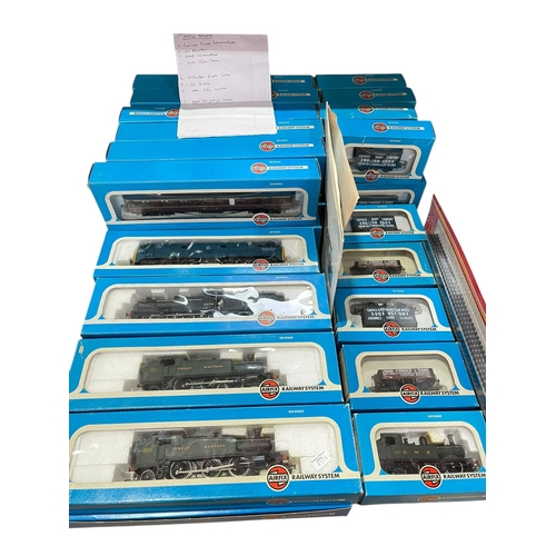 50 - Collection of Airfix Railway, all boxed (33).