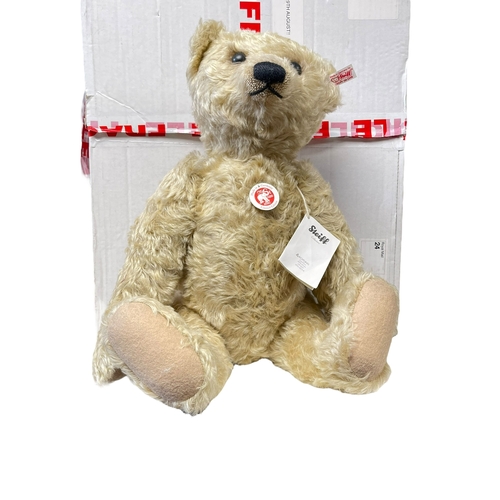 58 - Limited edition Steiff 'Grand Old' growler teddy bear.