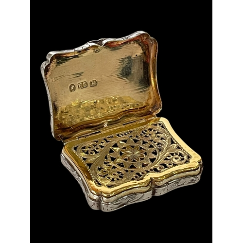 212 - Early Victorian silver vinaigrette by Edward Smith, Birmingham 1842, 4.5cm across.