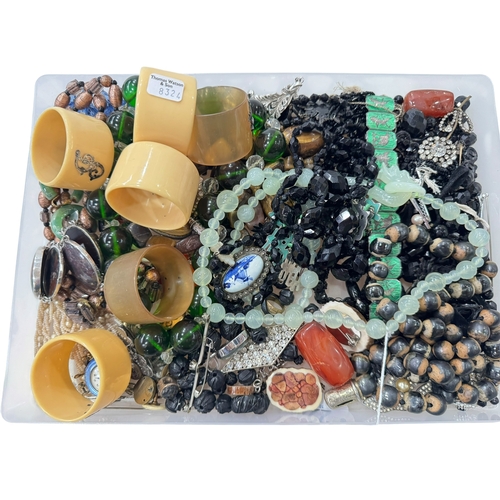 224 - Collection of costume jewellery, napkin rings, etc.