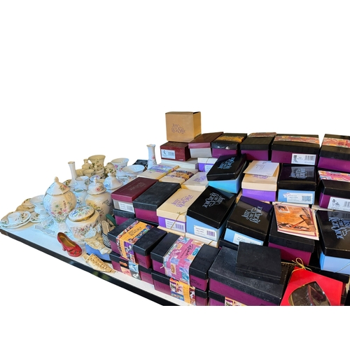 96 - Large collection of Just the Right Shoe ornaments and two display stands, and a collection of Aynsle... 