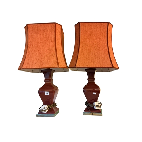 97 - Pair of pottery table lamps and shades, jardiniere stand, large blue and white vase and clock, Royal... 