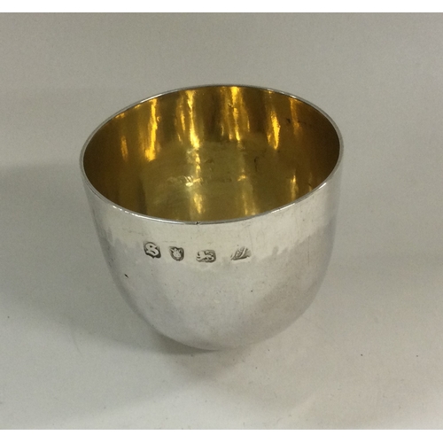 108 - A George III plain silver tumbler cup. London 1773. By John Payne. Approx. 61 grams. Est. £450 - £55... 