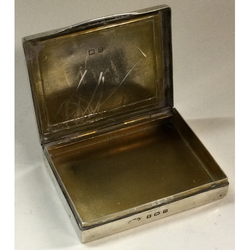 137 - A good quality engine turned silver hinged top box. Approx. 35 grams. Est. £25 - £35.