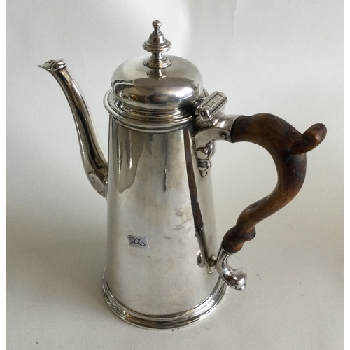 506 - A good Georgian bachelor's silver teapot of plain form. London 1735. By CM. Approx. 478 grams. Est. ... 