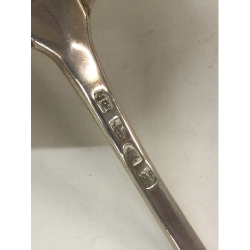 520 - A George III silver soup ladle with crested terminal. London 1767. By RH. Approx. 199 grams. Est. £1... 