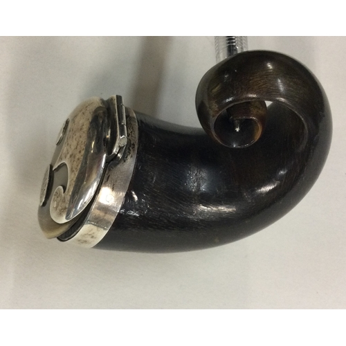 160 - A good 19th Century silver snuff mull with horn mounts. Approx. 55 grams. Est. £160 - £180.