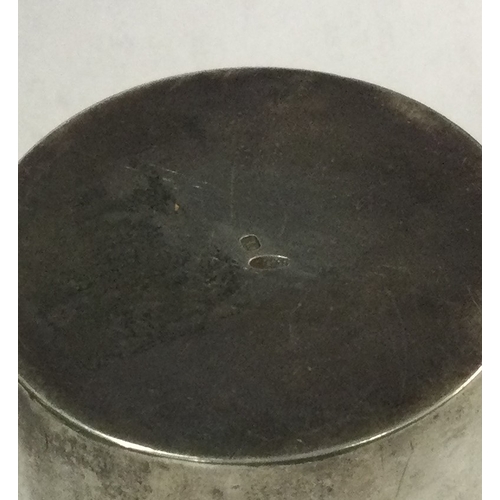 212 - A heavy Continental silver beaker. Marked to base. Approx. 95 grams. Est. £80 - £120.