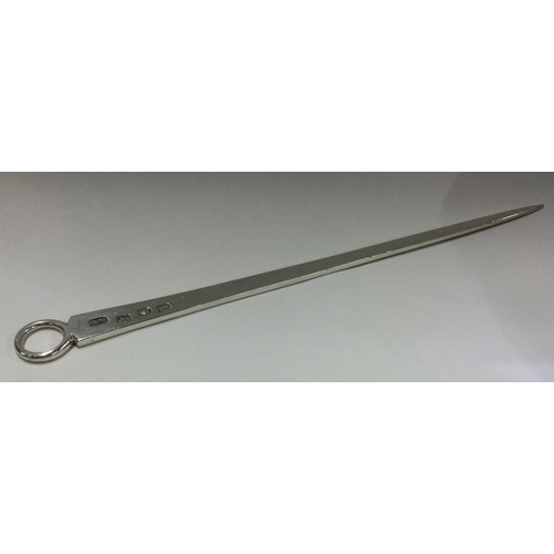 28 - HESTER BATEMAN: An 18th Century silver meat skewer. London 1777. Approx. 86 grams. Est. £200 - £300.