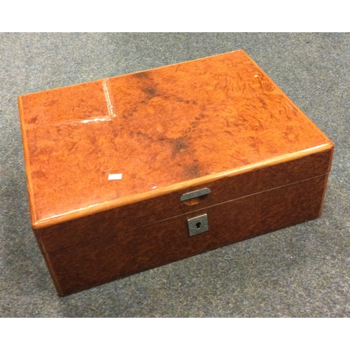 312 - A good quality burr walnut jewellery box. Est. £30 - £50.