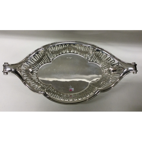 52 - A pierced silver dish. Sheffield 1907. By Charles Clement Pilling. Approx. 340 grams. Est. £200 - £3... 