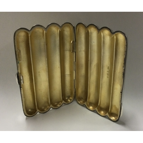 98 - A heavy silver cigar case with gilt interior. Birmingham 1905. By Hilliard & Thompson. Approx. 146 g... 