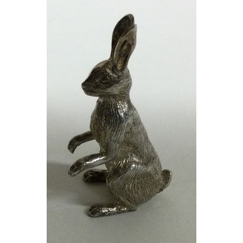 124 - A novelty silver figure of a hare. London 1978. By BSEP. Approx. 27 grams. Est. £100 - £150.