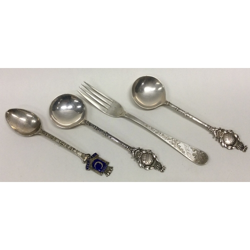 154 - A heavy group of silver spoons. Approx. 105 grams. Est. £30 - £40.