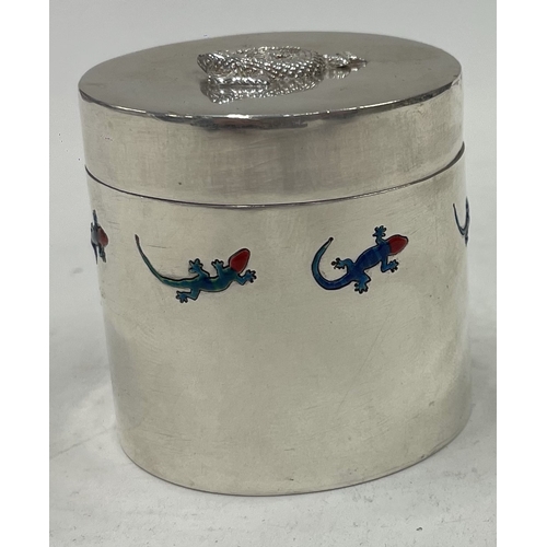 16 - A rare silver and enamelled contemporary style snuff box with lizard decoration. London 2021. By JN.... 