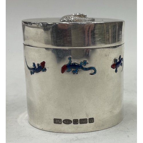 16 - A rare silver and enamelled contemporary style snuff box with lizard decoration. London 2021. By JN.... 