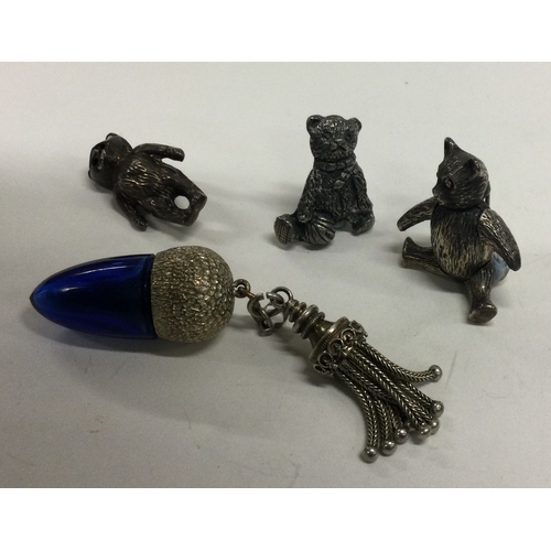 167 - A silver brooch in the form of a bear with articulated limbs etc. Approx. 15 grams. Est. £20 - £30.