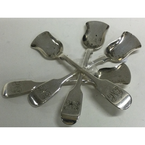 257 - EXETER. Four silver fiddle pattern salt shovels. 1854. By ES. Approx. 43 grams. Est. £40 - £60.