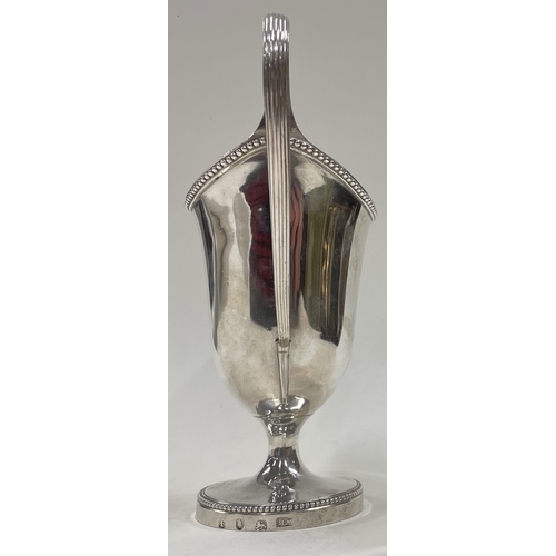 271 - A George III silver jug with beaded border. London 1781. By William Bennett. Approx. 139 grams. Est.... 