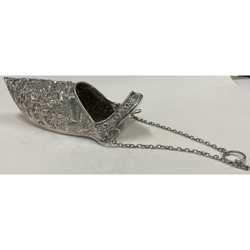 48 - OF EQUESTRIAN INTEREST: A large and rare silver shoe. CHESTER 1902. By George Nathan and Ridley Haye... 