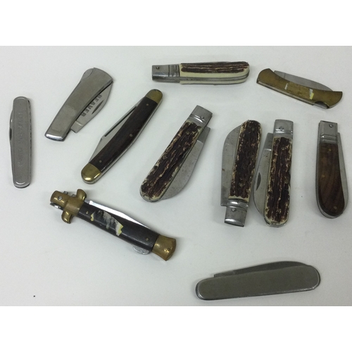 761 - A collection of old flick knives. Est. £15 - £20.