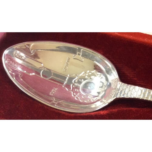 181 - A cased American silver christening spoon. Approx. 60 grams. Est. £80 - £120.