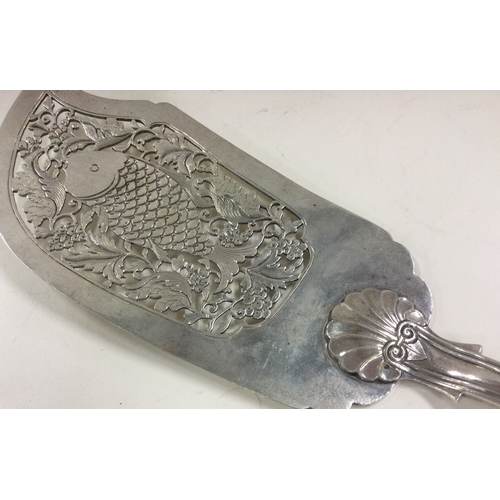 199 - KHC: A Chinese silver pierced fish slice. Circa 1830. Approx. 229 grams. Est. £500 - £800.