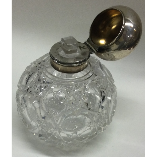 305 - A large silver mounted glass perfume bottle. London 1903. Est. £60 - £80.