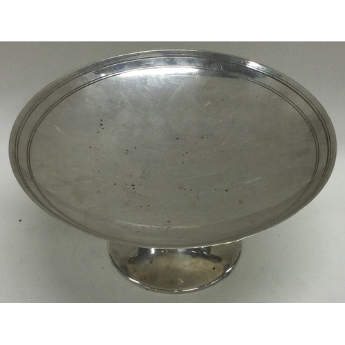 319 - TIFFANY & CO: A silver tazza. Approx. 262 grams. Est. £250 - £300.