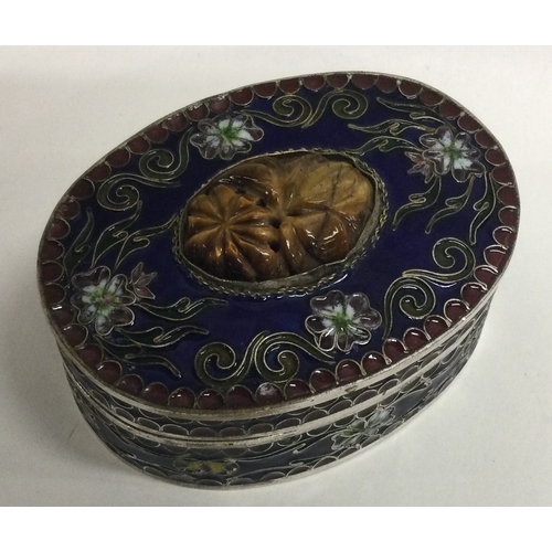 339 - A large and heavy silver and stone enamelled box with lift-off lid. Approx. 142 grams. Est. £100 - £... 