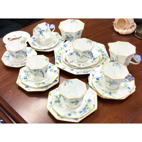 71 - An attractive Melba part tea service. Est. £30 - £50.