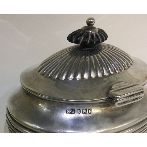 1 - A good Edwardian silver tea caddy. Sheffield. Approx. 135 grams. Est. £50 - £80.