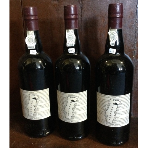 1213 - Three x 75cl bottles of Quinta De La Rosa Vintage Port 1991. Bottled 1993. Est. £30 - £40.