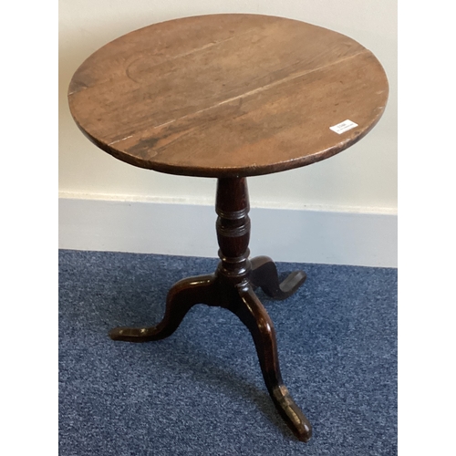 1348 - A Georgian oak pedestal table. Est. £30 - £50.