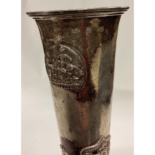 143 - A large Russian chased silver goblet with embossed decoration. 1838. Approx. 195 grams. Est. £200 - ... 