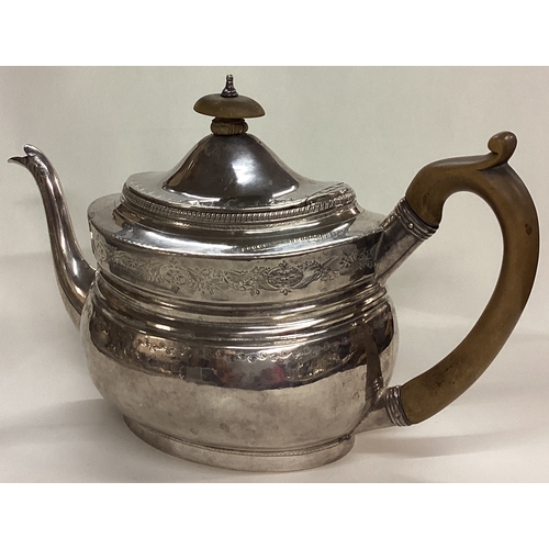 188 - A fine Georgian silver bright-cut teapot. London 1808. By Peter & William Bateman. Approx. 483 grams... 