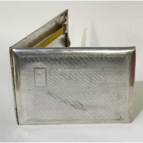 23 - A heavy Continental silver cigarette case with engraved decoration. Approx. 136 grams. Est. £40 - £6... 