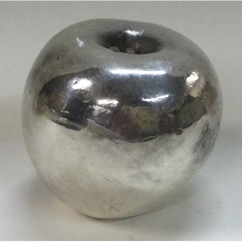 443 - A heavy novelty silver model of an apple. Birmingham. Approx. 250 grams. Est. £60 - £80.