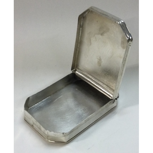 490 - An 18th Century silver engraved hinged snuff box. Circa 1730. Approx. 75 grams. Est. £200 - £300.