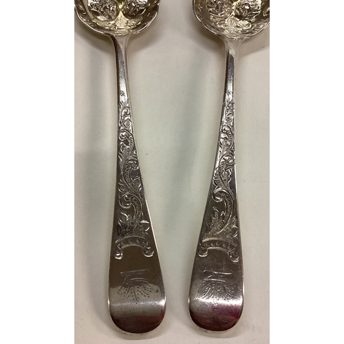 60 - A pair of heavy 18th Century George III silver berry / fruit spoons. London 1795. By Thomas Northcot... 