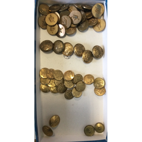 764 - A quantity of various French military buttons. Est. £20 - £30.